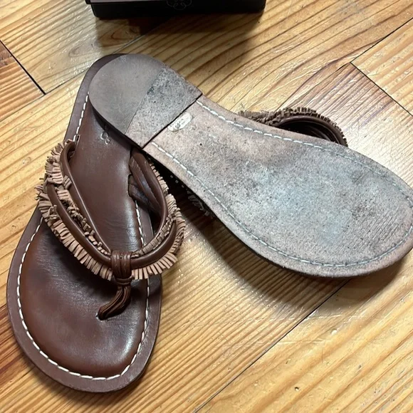 Bernardo sandals Miami fringe - Picture 2 of 3